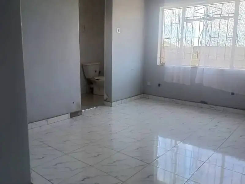 Neat 3 Bed House in Tynwald North