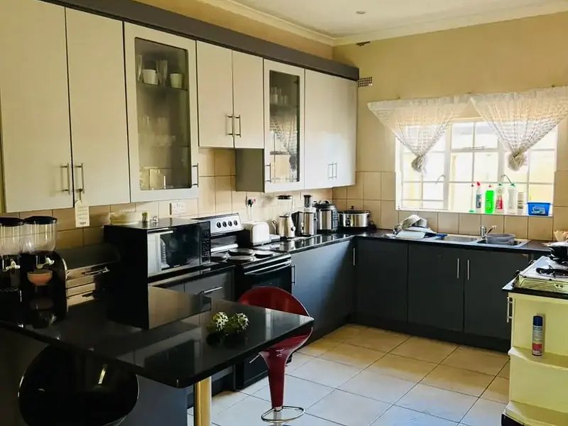 2 Bed Garden Flat to Rent in Greendale